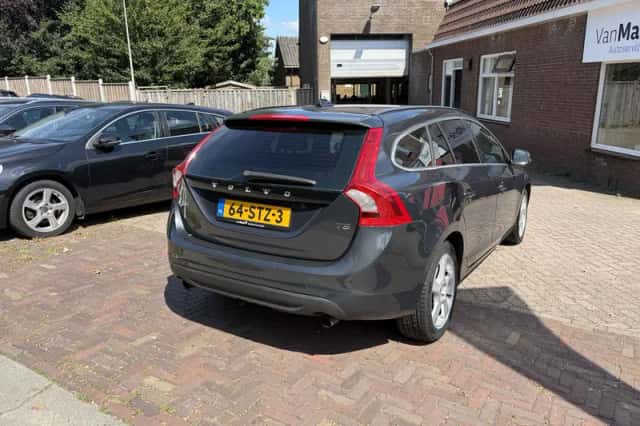 Volvo V60 (2011) thumbnail 4