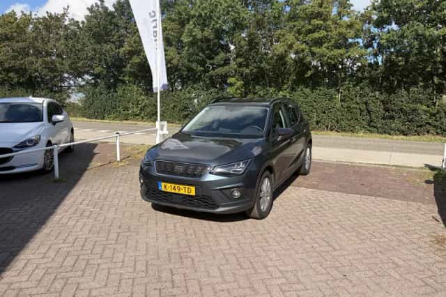 SEAT Arona (2021) thumbnail 2