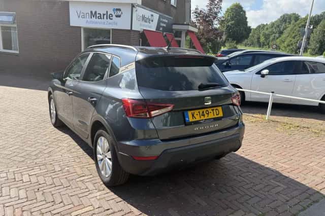 SEAT Arona (2021) thumbnail 3