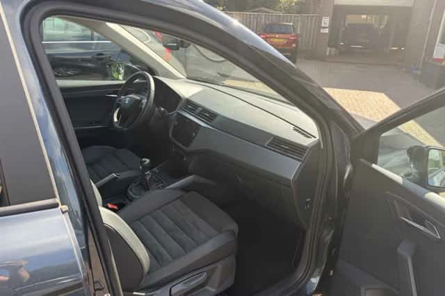 SEAT Arona (2021) thumbnail 5