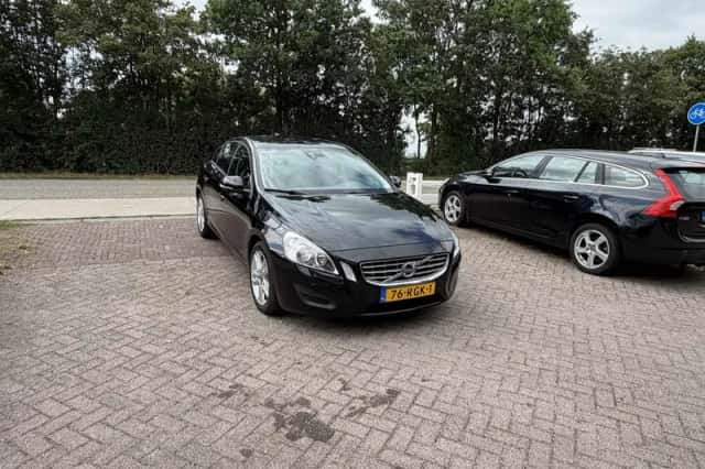 Volvo S60 (2011) thumbnail 1