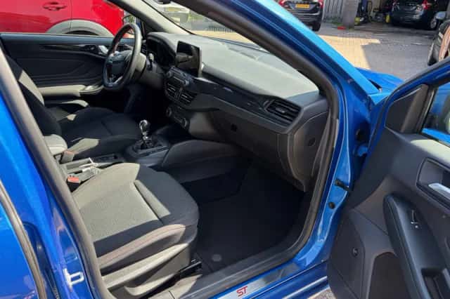 Ford Focus (2019) thumbnail 5