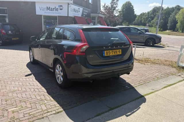 Volvo V60 (2012) thumbnail 3