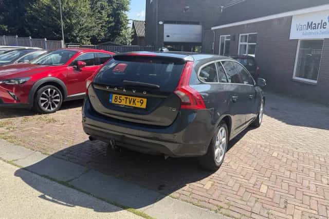 Volvo V60 (2012) thumbnail 4