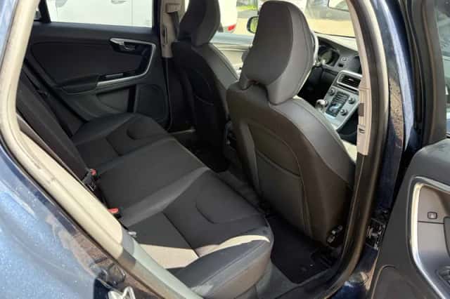 Volvo V60 (2014) thumbnail 6