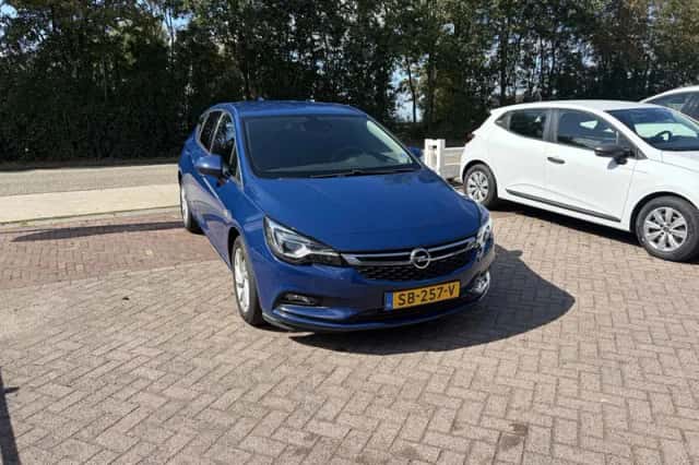 Opel Astra (2018) thumbnail 1