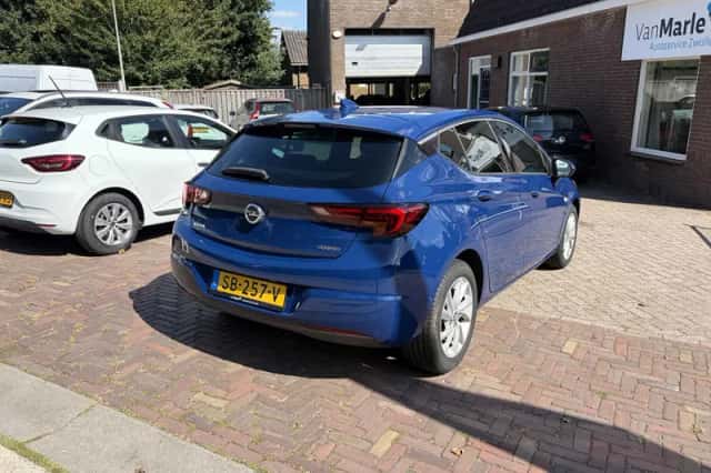 Opel Astra (2018) thumbnail 4