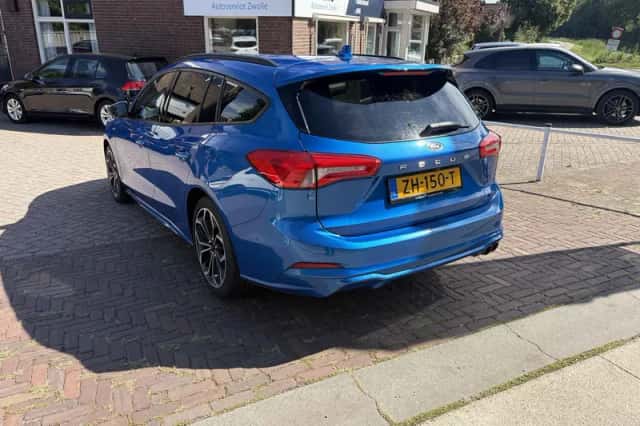 Ford Focus (2019) thumbnail 3