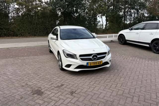 Mercedes-Benz CLA-Klasse (2014) thumbnail 1