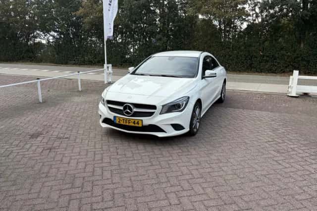 Mercedes-Benz CLA-Klasse (2014) thumbnail 2