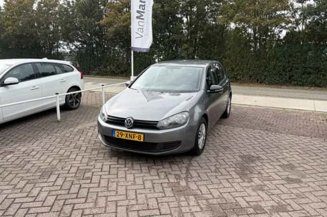 Volkswagen Golf (2012) thumbnail 2