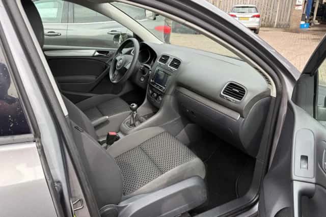 Volkswagen Golf (2012) thumbnail 5