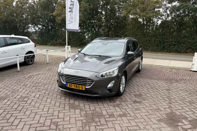 Ford Focus (2019) thumbnail 2