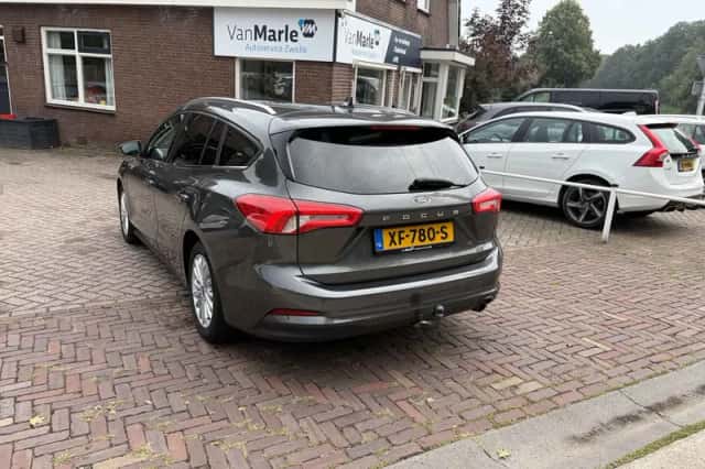 Ford Focus (2019) thumbnail 3