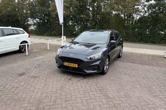 Ford Focus (2020) thumbnail 2