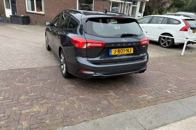 Ford Focus (2020) thumbnail 3