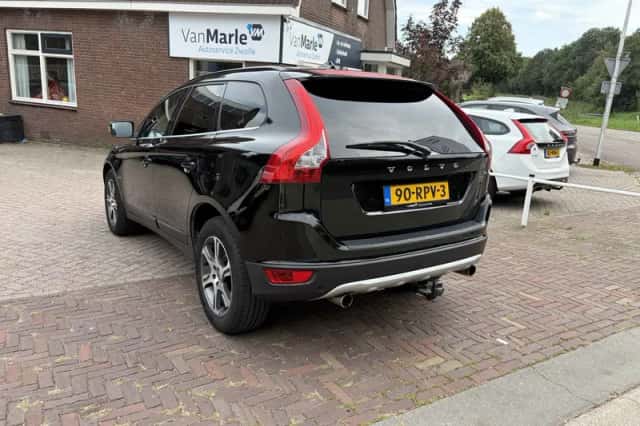 Volvo XC60 (2011) thumbnail 3