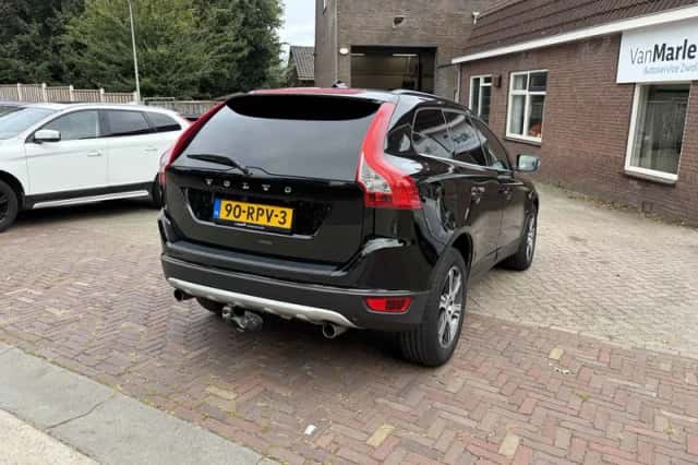 Volvo XC60 (2011) thumbnail 4