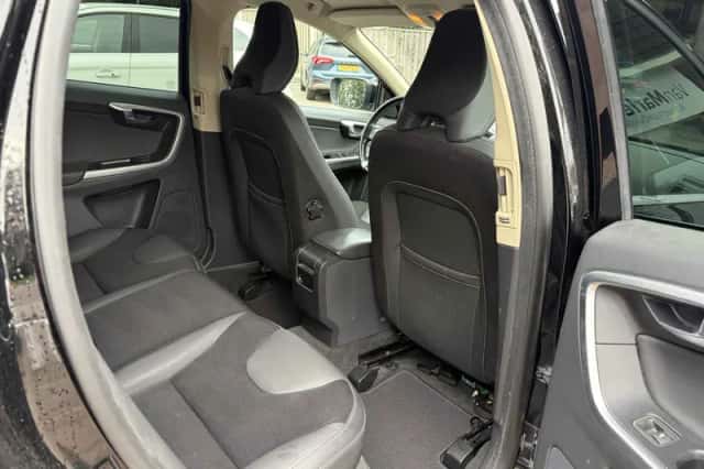 Volvo XC60 (2011) thumbnail 6