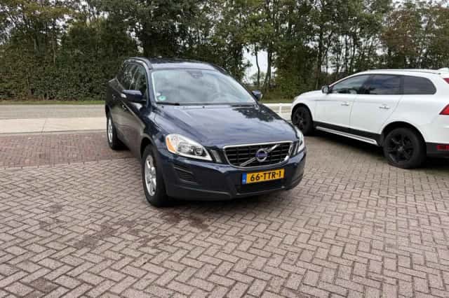 Volvo XC60 (2012) thumbnail 1