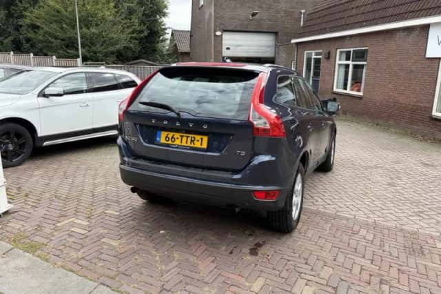 Volvo XC60 (2012) thumbnail 4