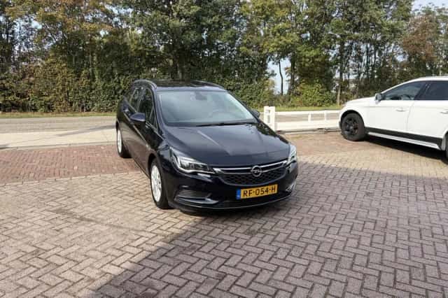 Opel Astra (2017) thumbnail 1