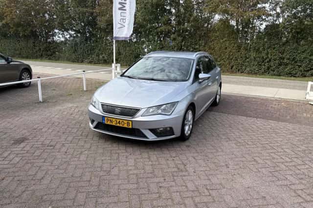 SEAT Leon (2017) thumbnail 2