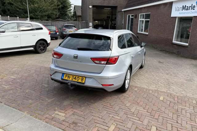 SEAT Leon (2017) thumbnail 4