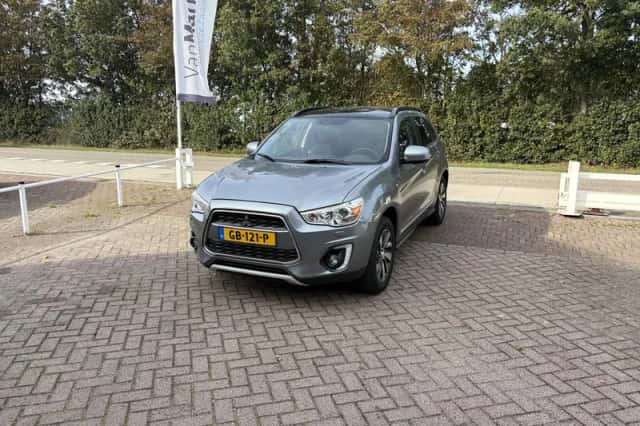 Mitsubishi ASX (2015) thumbnail 2