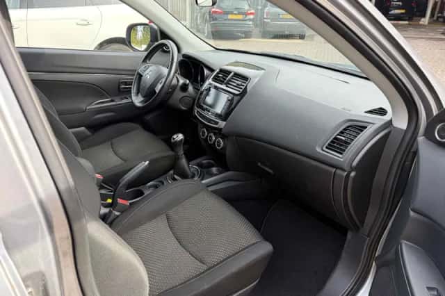 Mitsubishi ASX (2015) thumbnail 5