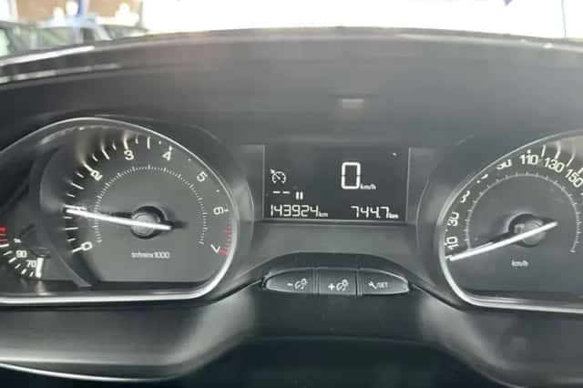 Peugeot 2008 (2018) thumbnail 6