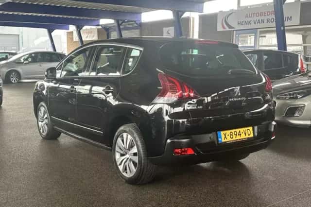 Peugeot 3008 (2016) thumbnail 4
