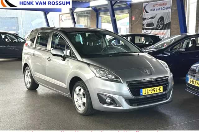Peugeot 5008 (2016) thumbnail 1