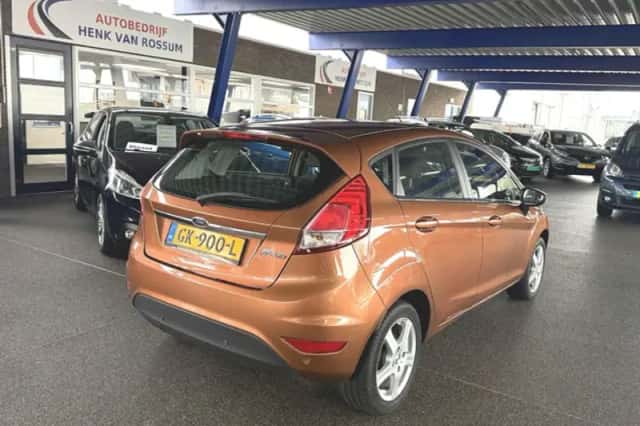 Ford Fiesta (2013) thumbnail 2