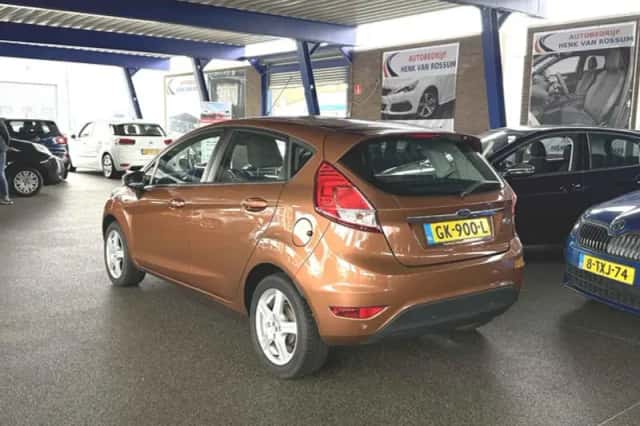 Ford Fiesta (2013) thumbnail 4