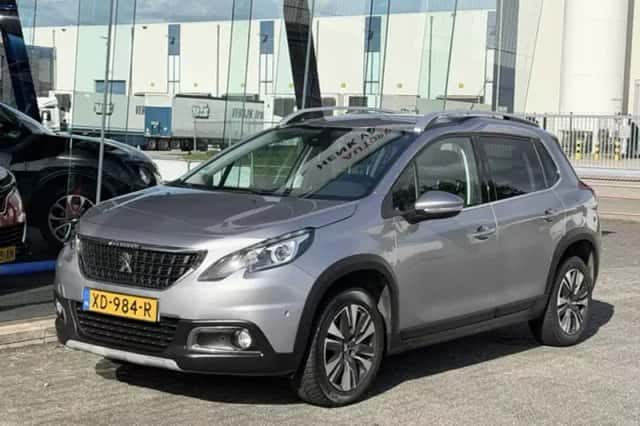 Peugeot 2008 (2016) thumbnail 4