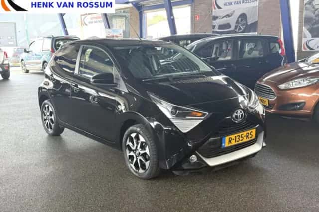 Toyota Aygo (2021) thumbnail 1