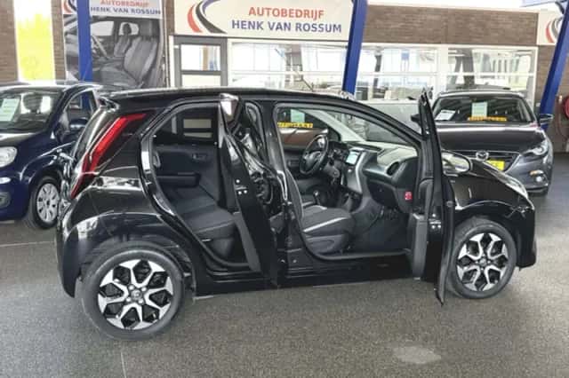 Toyota Aygo (2021) thumbnail 3