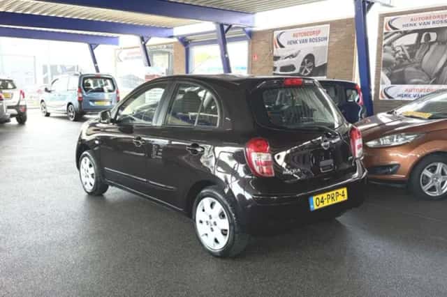 Nissan Micra (2011) thumbnail 4