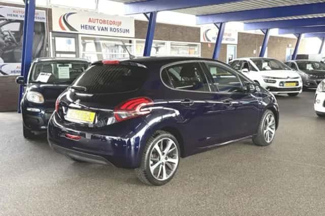 Peugeot 208 (2018) thumbnail 2