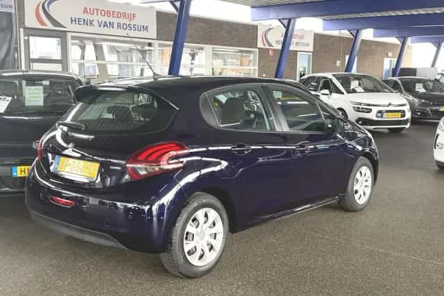 Peugeot 208 (2016) thumbnail 2