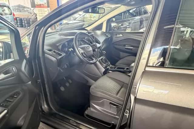 Ford C-Max (2016) thumbnail 5
