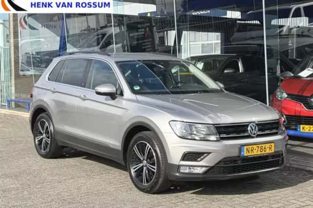 Volkswagen Tiguan (2017) thumbnail 1