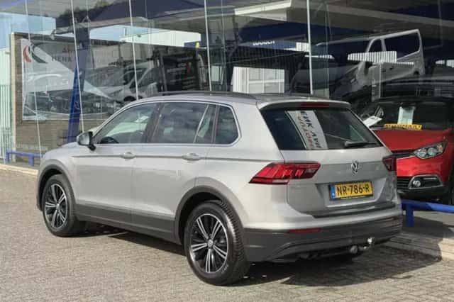 Volkswagen Tiguan (2017) thumbnail 6