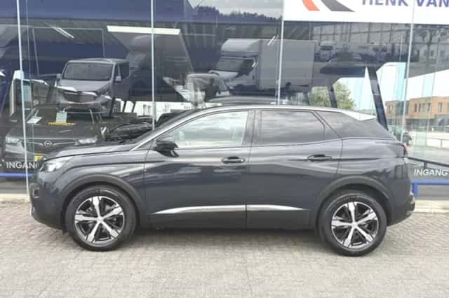 Peugeot 3008 (2018) thumbnail 5