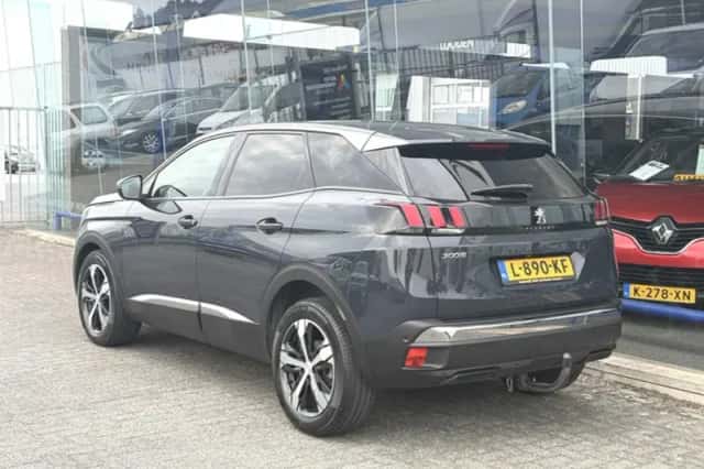 Peugeot 3008 (2018) thumbnail 6