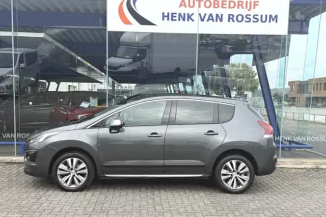 Peugeot 3008 (2016) thumbnail 5