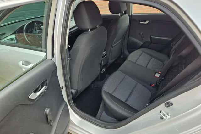 Kia Rio (2019) thumbnail 6