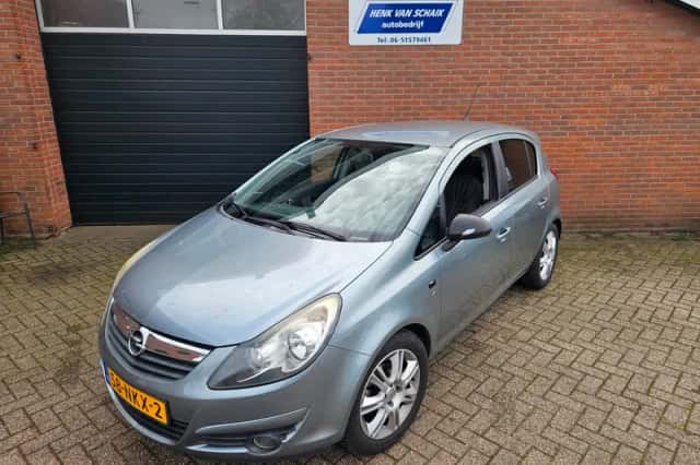 Opel Corsa (2010) thumbnail 1