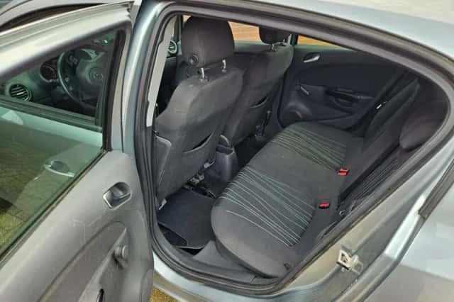 Opel Corsa (2010) thumbnail 6